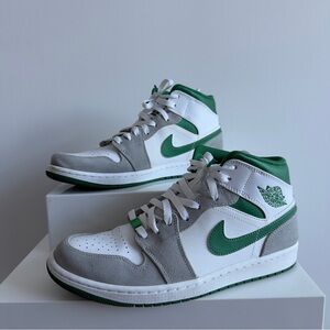 Jordan 1 Mid SE Grey Green